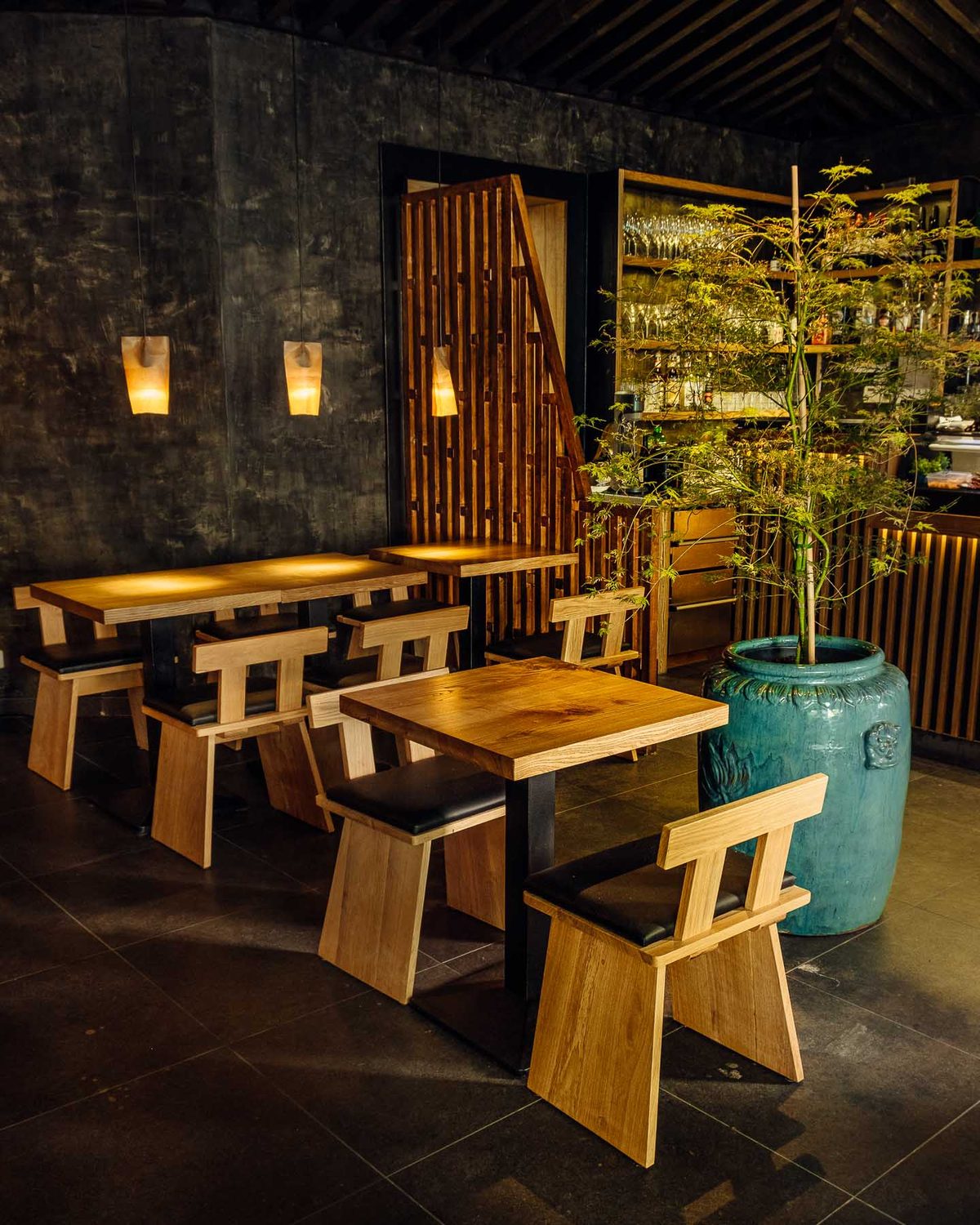 Betriebsfeier – warmer Gastraum bei IMAKI Sushi & Ramen